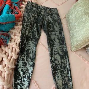 Lululemon Wunder Under Brindle Foil 28” Size 10